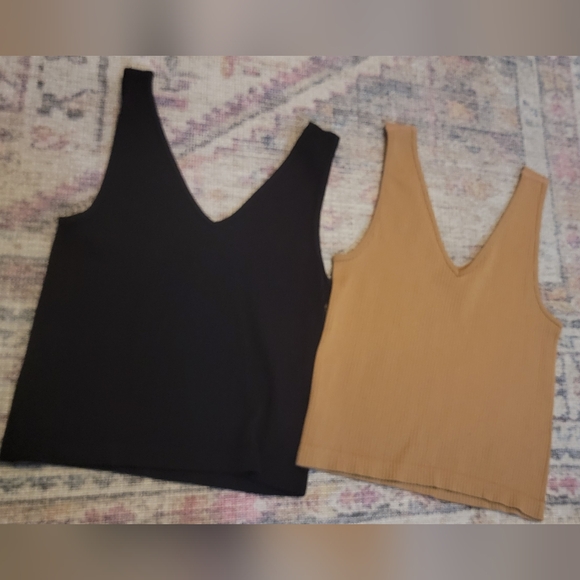 Gypsy & Jade Tops - 3 Gypsy & Jade V-Neck Sleeveless Ribbed Tops: Black, Grey, Tan Size L/XL